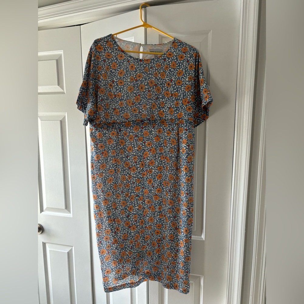 Breastfeeding friendly dress